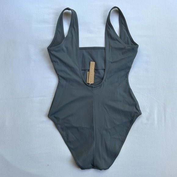 SKIMS Shaping Swim Tank One Piece in Gunmetal Size Medium - Picture 3 of 10
